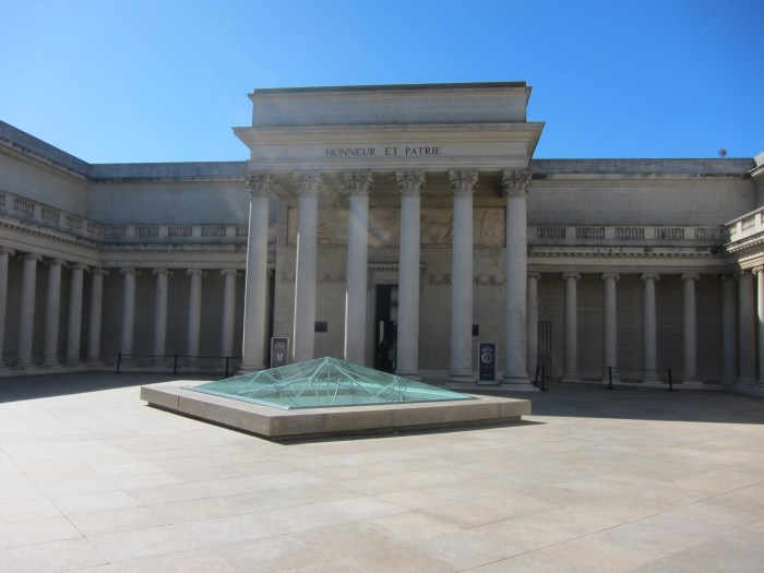 The entrance to the LOH